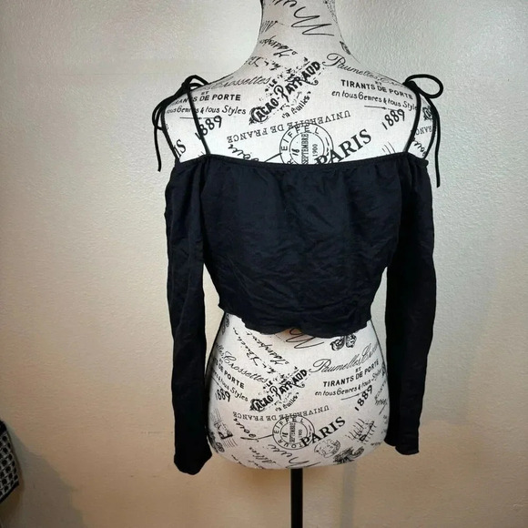 Zara Off the Shoulder Float Black Long Sleeve Cropped Blouse Size Medium - Picture 5 of 9
